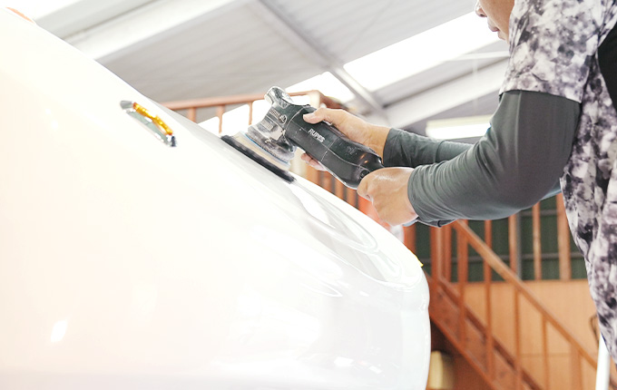 光沢性のあるピカピカのキレイなボディへ